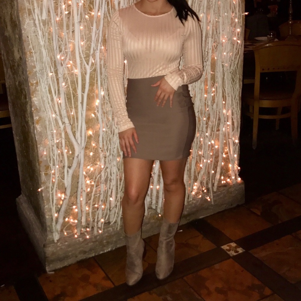Mini stretchy skirt